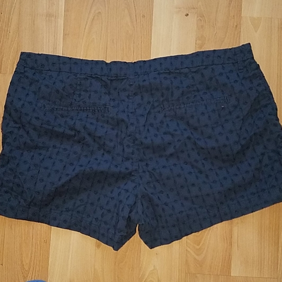 Old Navy shorts - Picture 3 of 3